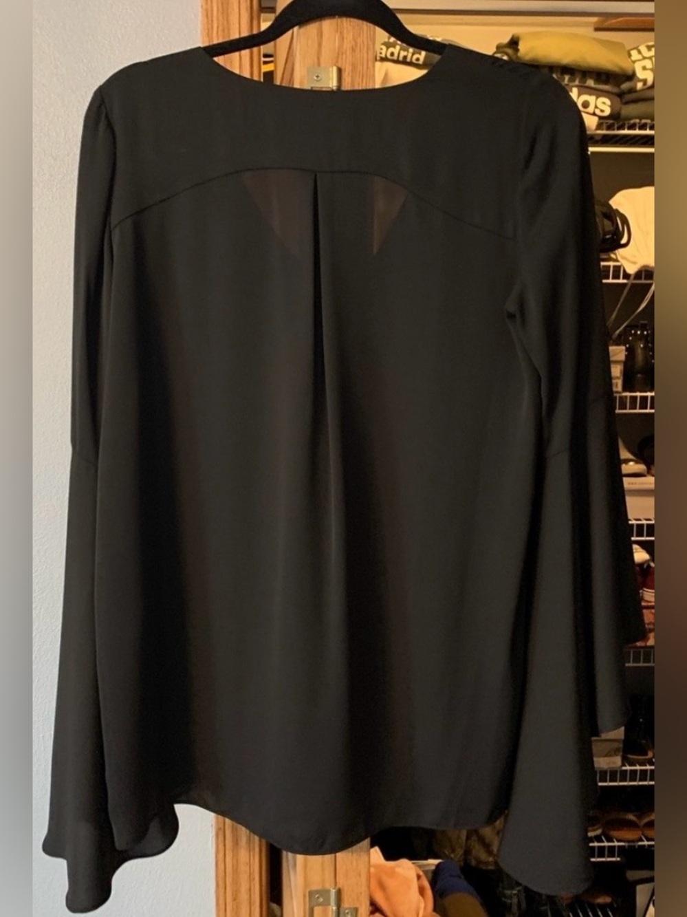 *NWOT* Amanda Uprichard Black V Neck Bell Sleeve Long Sleeve Top/Blouse (size M) - Picture 4 of 5